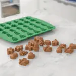 Weihnachtliche Silikon-Backform – Schokoladen- & Süßigkeitenform mit Lebkuchen- und Weihnachtsmotiven – Bild 6