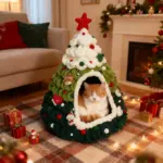 Weihnachtliches Katzenhaus im Tannenbaum-Design – Kuscheliges Winter-Katzenbett halbgeschlossen