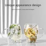 Doppelwandiger Glasbecher mit Henkel – Transparente Kaffeetasse mit Blumen-Design – Bild 2