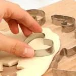 Weihnachtliche Ausstechformen aus Edelstahl – 10-teiliges Keksausstecher-Set für festliches Backen – Bild 3